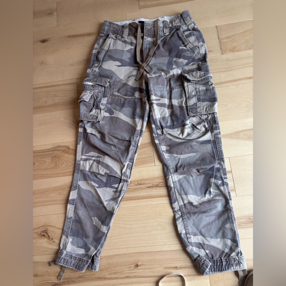 Men’s camouflage cargo pants Abercrombie